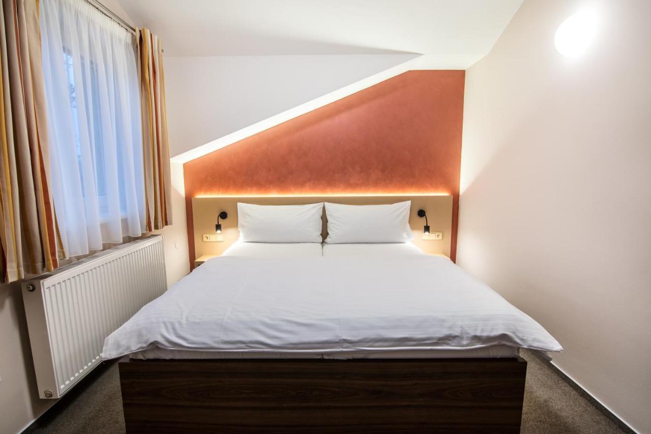 No 28 Rooms & Apartments Kutna Hora Bagian luar foto