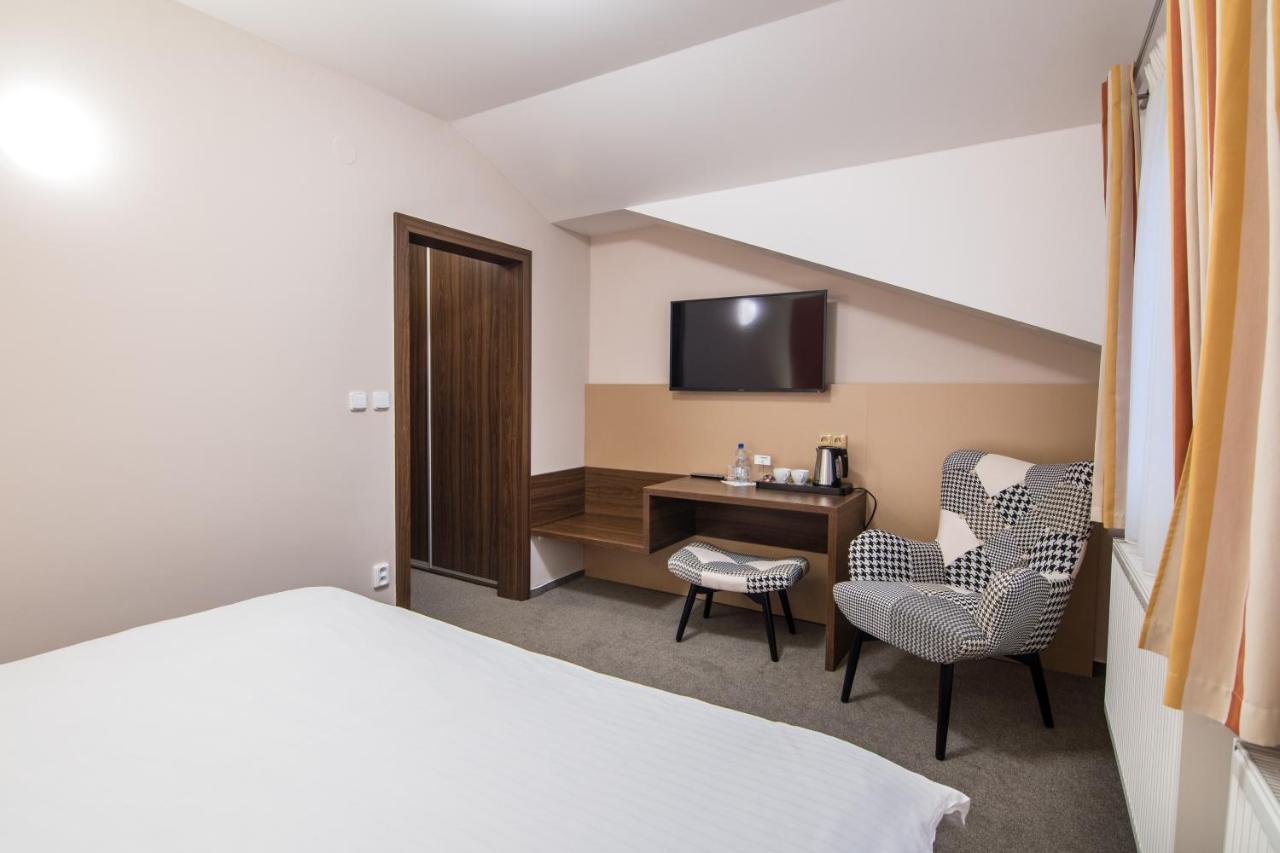 No 28 Rooms & Apartments Kutna Hora Bagian luar foto